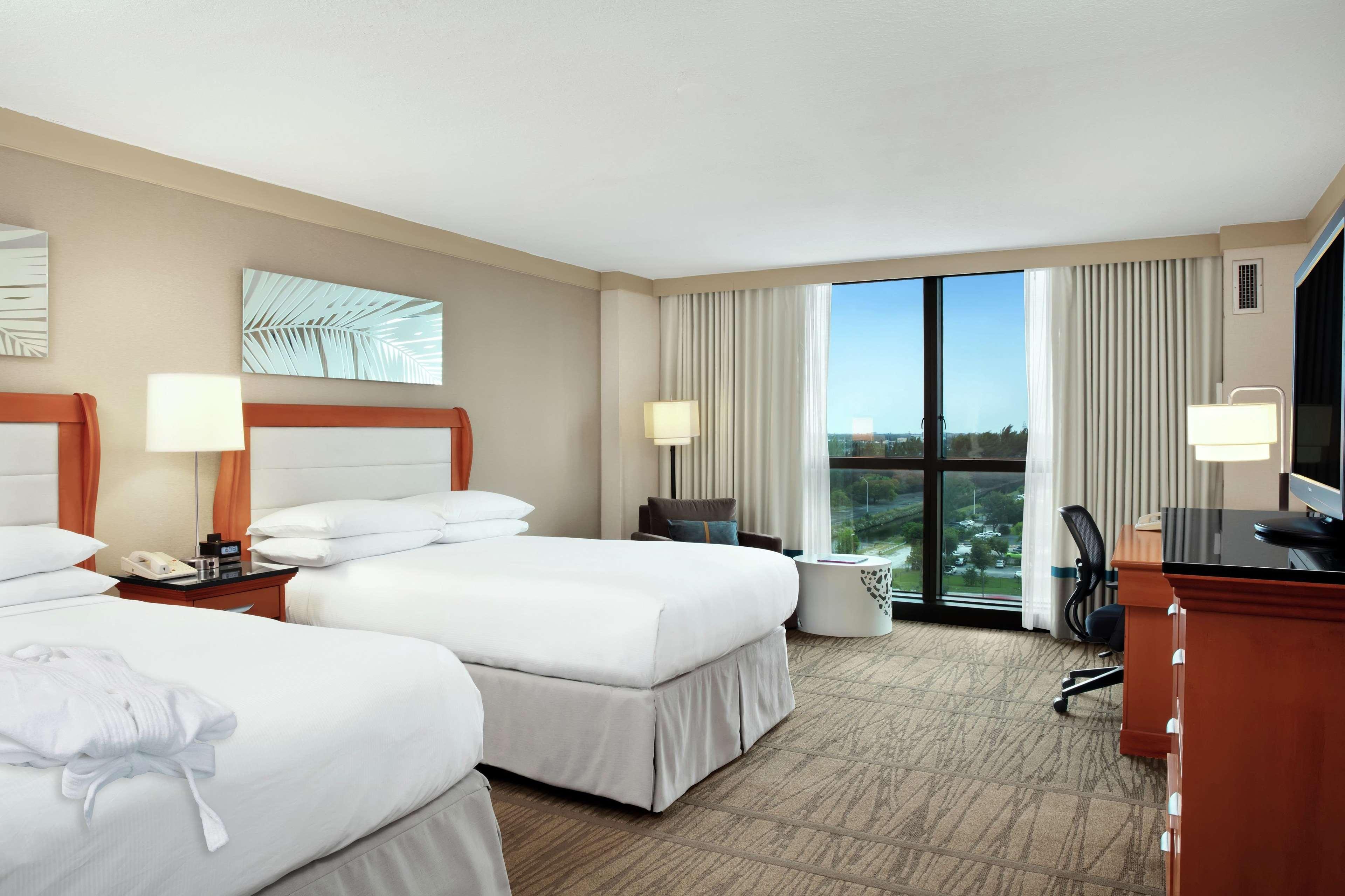 Doubletree By Hilton Hotel Miami Airport & Convention Center Майами-Спрингс Экстерьер фото
