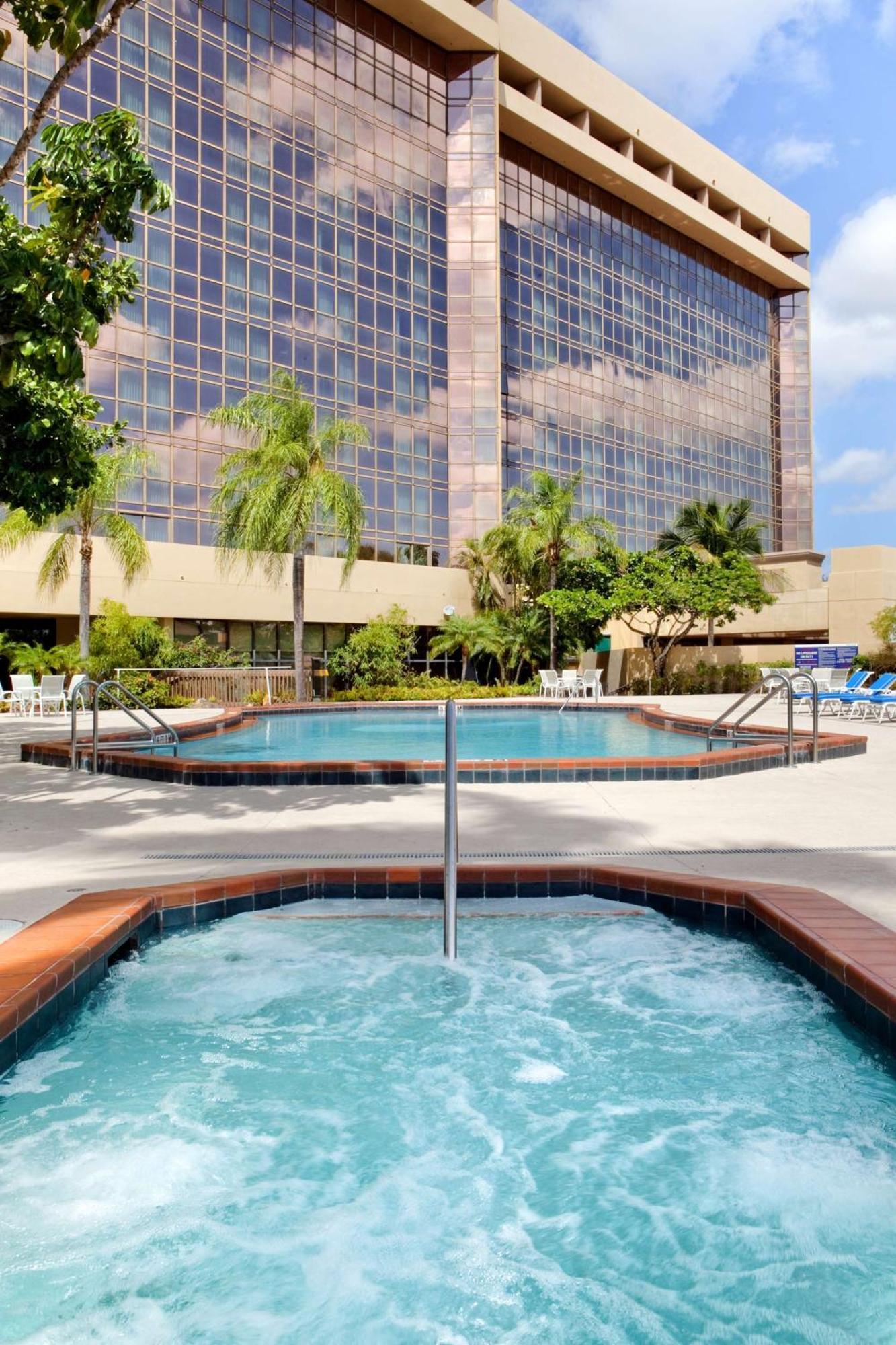 Doubletree By Hilton Hotel Miami Airport & Convention Center Майами-Спрингс Экстерьер фото